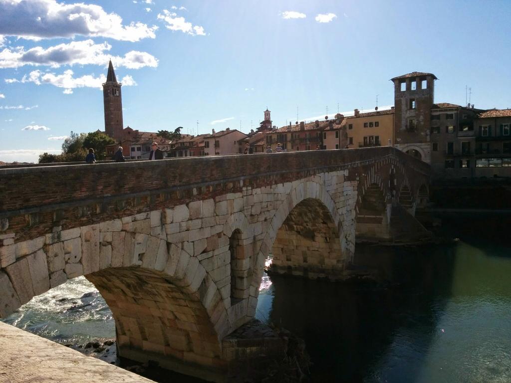 Across The River And Into The Trees Verona Rom bilde