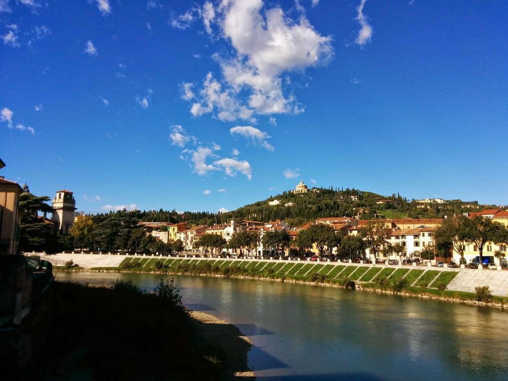 Across The River And Into The Trees Verona Rom bilde